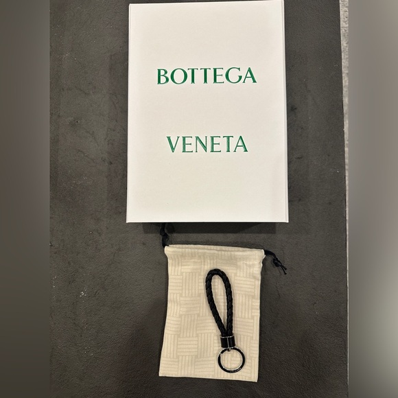 Bottega Veneta Intreccio Leather Key Ring - Picture 3 of 5